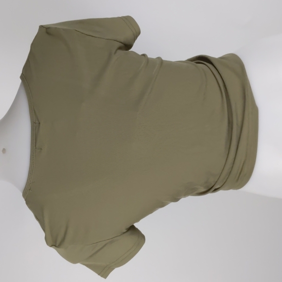 Valleygirl Top Size Med Khaki Green Short Sleeve Crop Ribbed Button Tie-up NEW - Picture 9 of 14